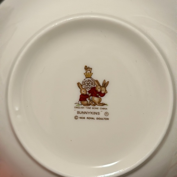 𝅺ROYAL DOULTON | Bunnykins Infant Set Bowl and Mug - Picture 2 of 9